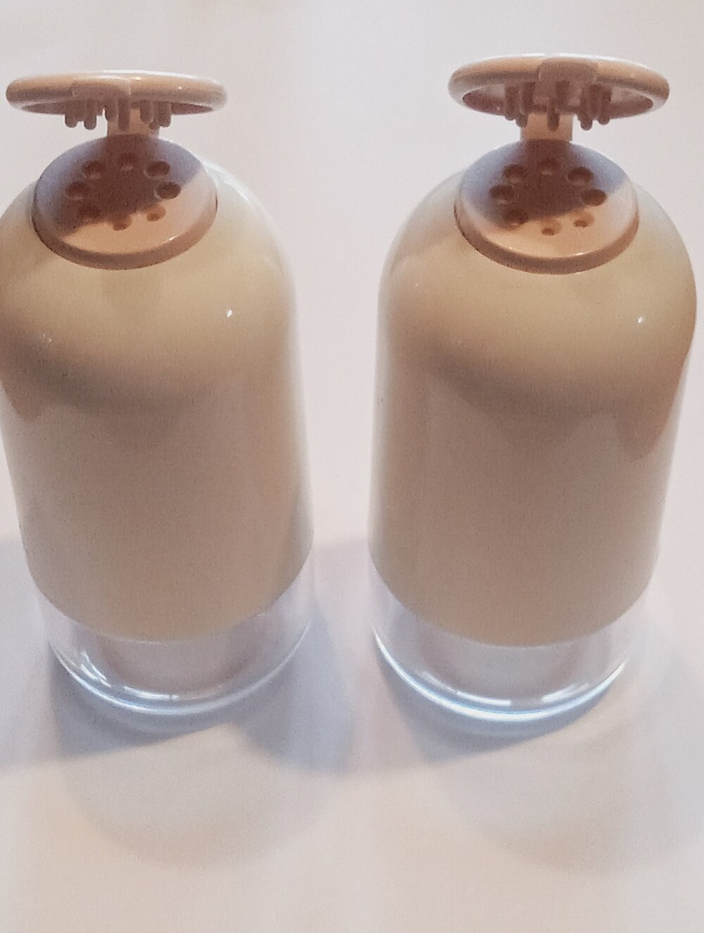 Tupperware~Salt & Pepper Shakers White Clear Pink Lids 4 1/4” Tall Vintage
